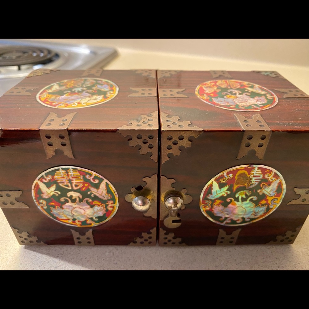 Oriental antique jewelry box